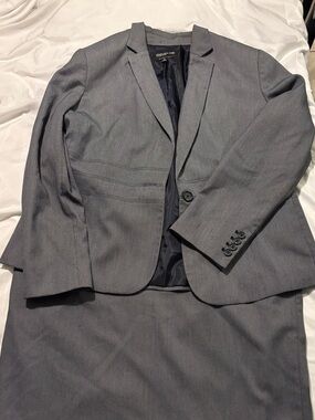 Jones New York Women's Gray Two-Piece Suit Blazer and Skirt